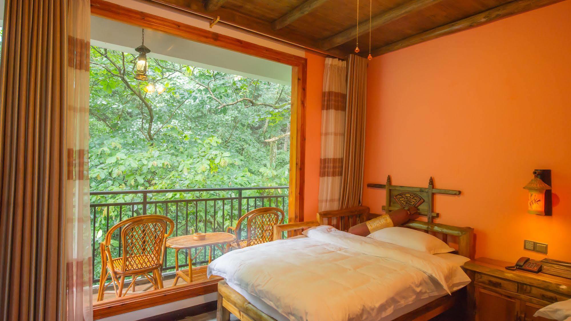 Yangshuo Scenic Mountain Retreat Hotel Exterior photo